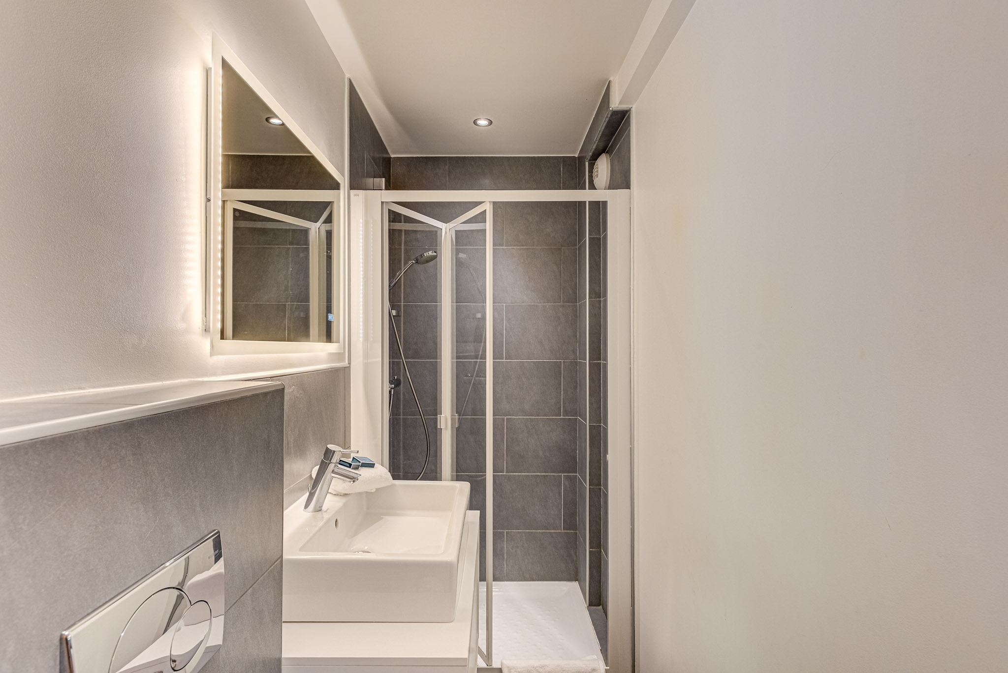 Apartment-Deuxieme-Alpes-Travel-April-2025-WEB-40