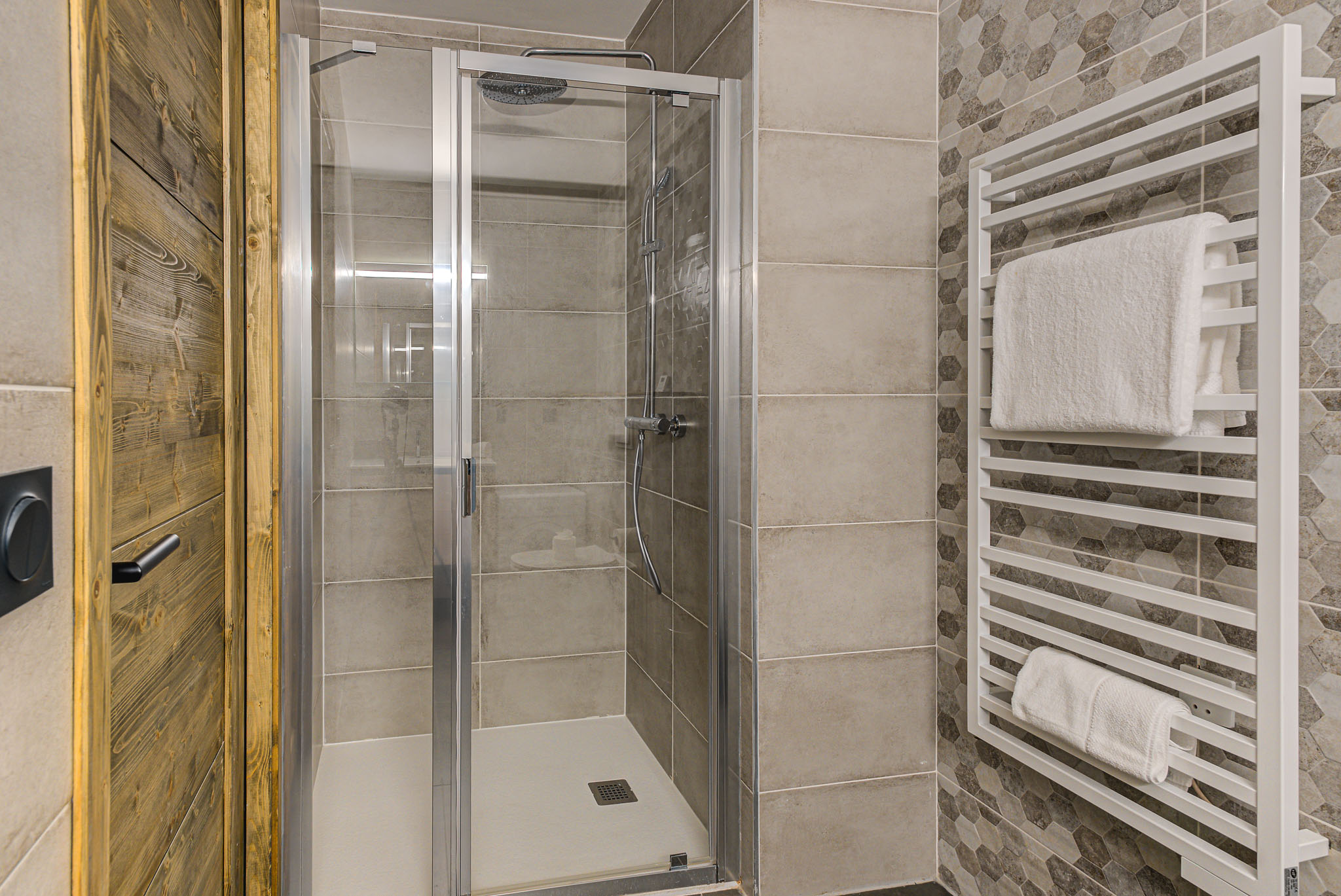 White-Pearl-A05-Alpes-Travel-Chamonix-Centre-36
